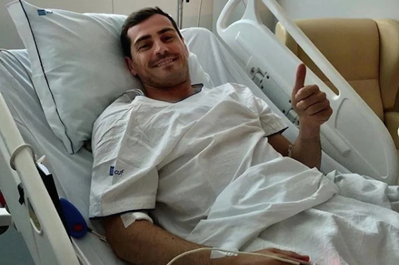 Iker Casillas miał zawał serca. Pokazał zdjęcie ze szpitalnego łóżka.