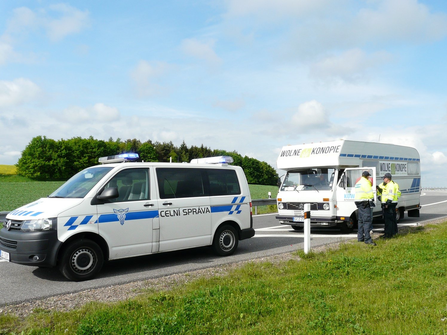 "Ahoj, mate marihuanke?"