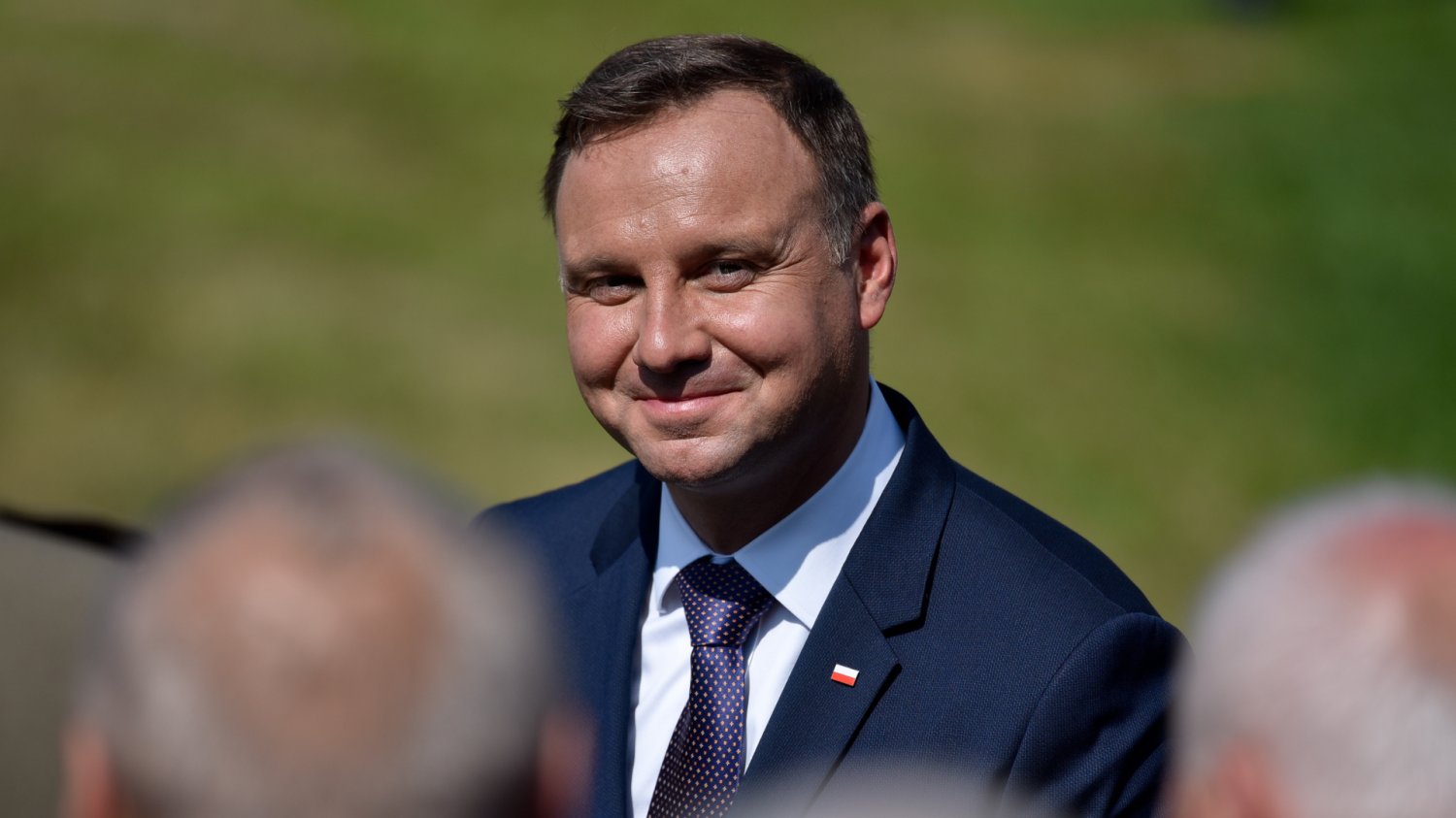 Duda liderem sondażu ws. prezydenta Krakowa. Przed otwarciem szampana musi jednak doczytać szczegóły Andrzej Duda