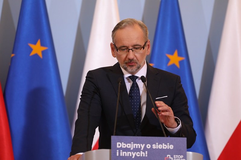 Adam Niedzielski w samoizolacji po tym, jak widział się z Michałem Dworczykiem.