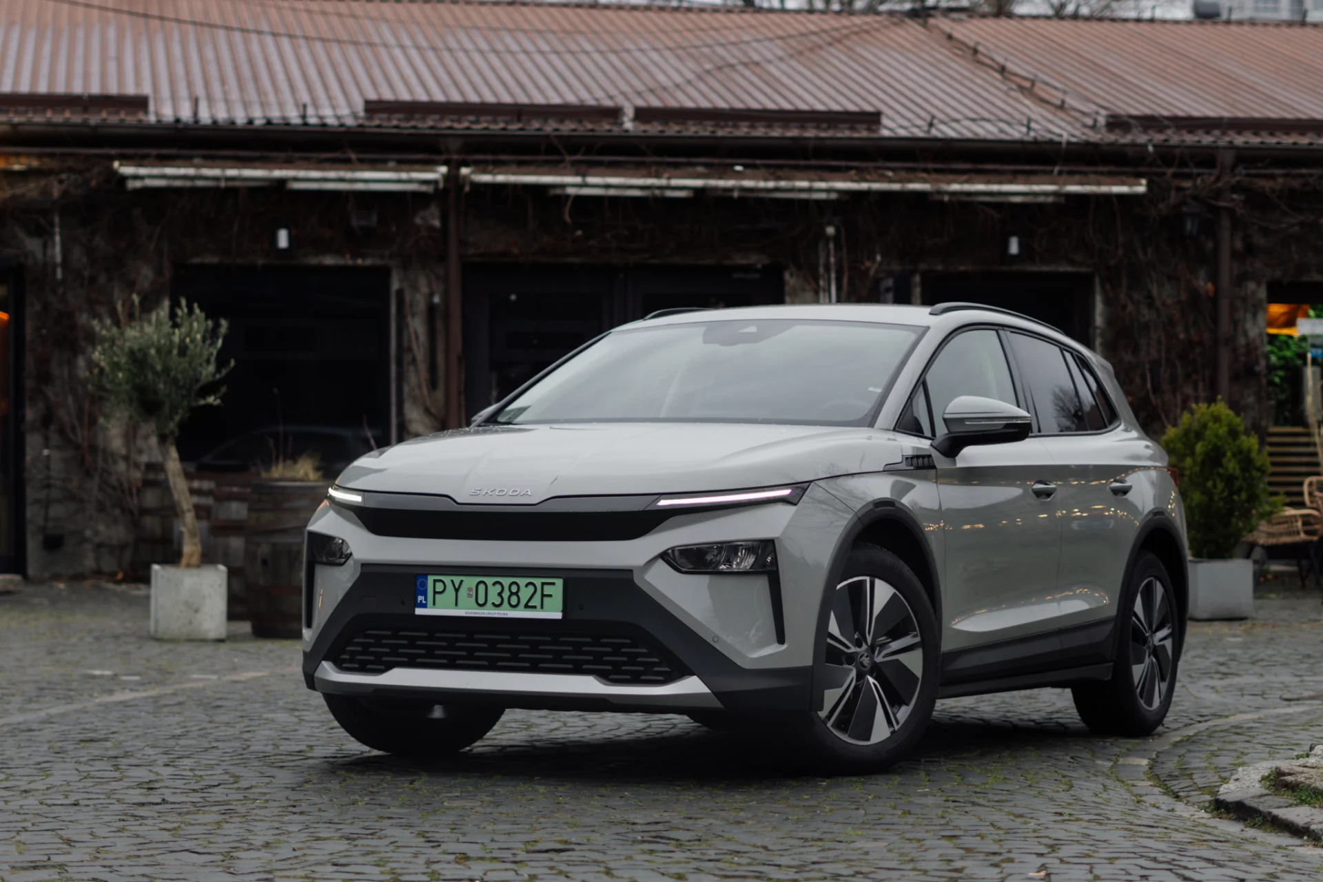 Skoda Elroq 50 to miejski elektryk. Zrobiłem test zasięgu w trasie