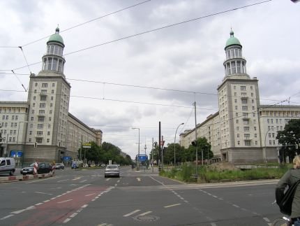 Karl-Marx-Allee: wieże Frankfurter Tor