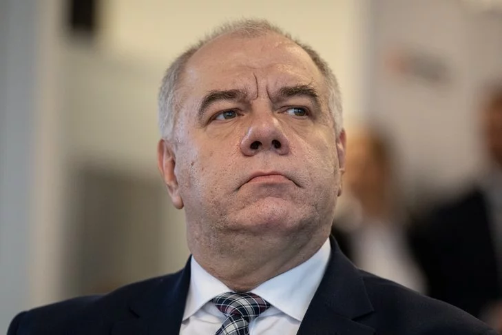 Jacek Sasin miał zatwierdzić nominację Dominika Zaremby.