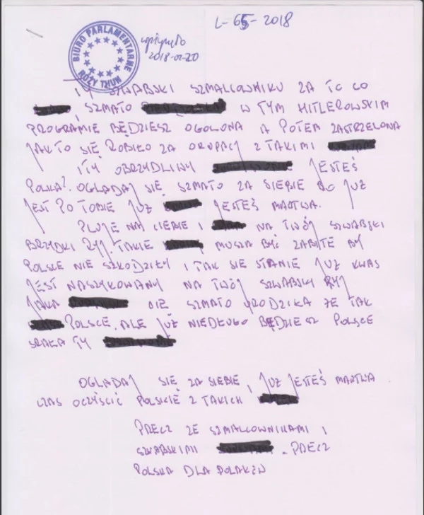 Europosłanka zaprezentowała w internecie listy, jakie przyszły do jej biura. W korespondencji wprost padają groźby pozbawienia jej życia.