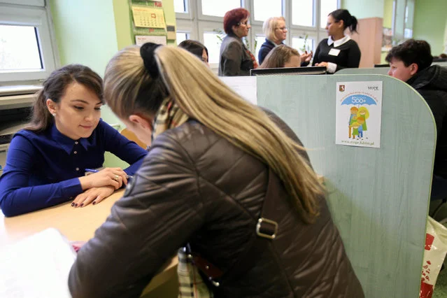 Jesienią w urzędach można się spodziewać tłumów.