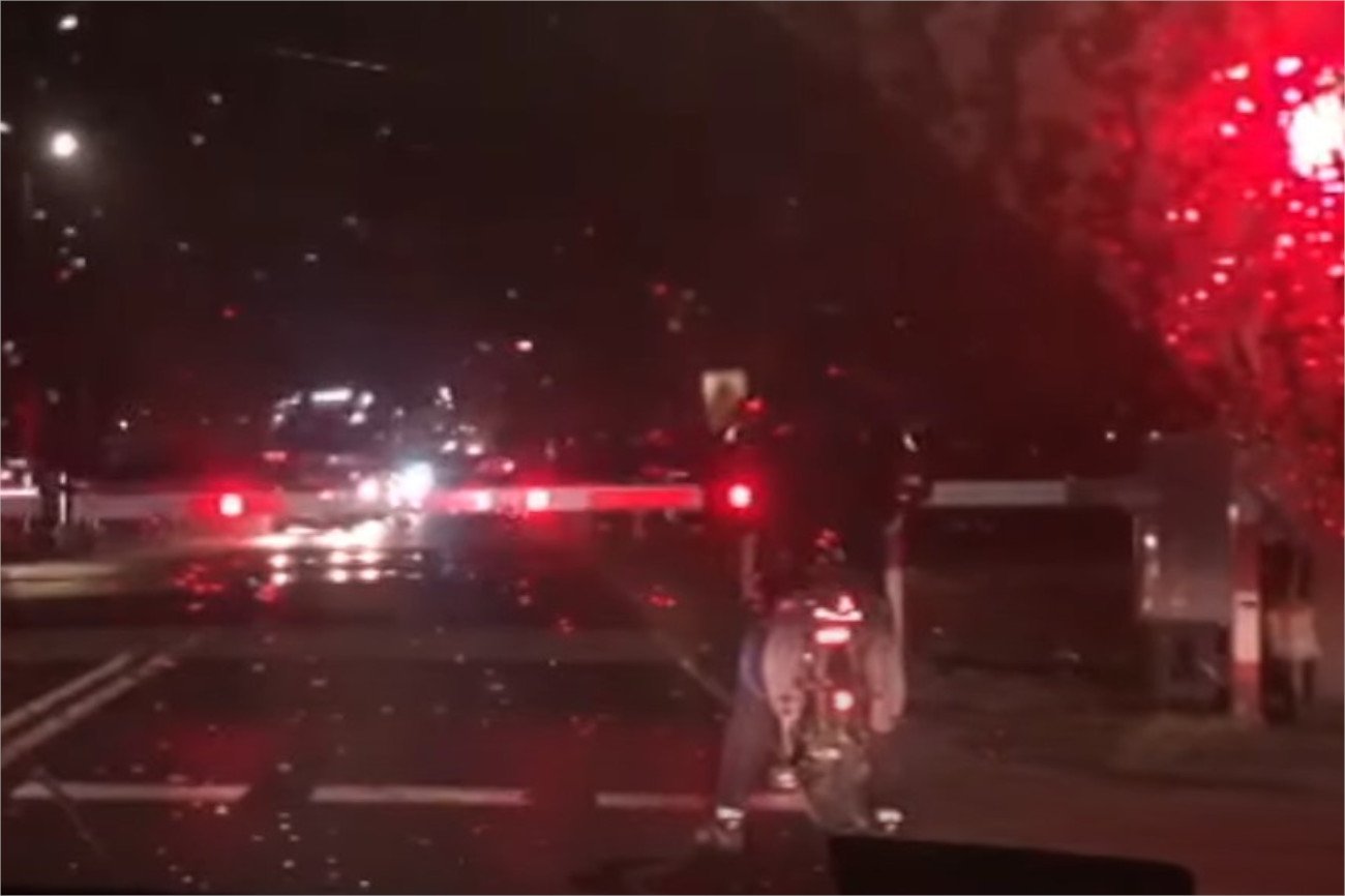 Rowerzysta z Inowrocławia miał pecha.