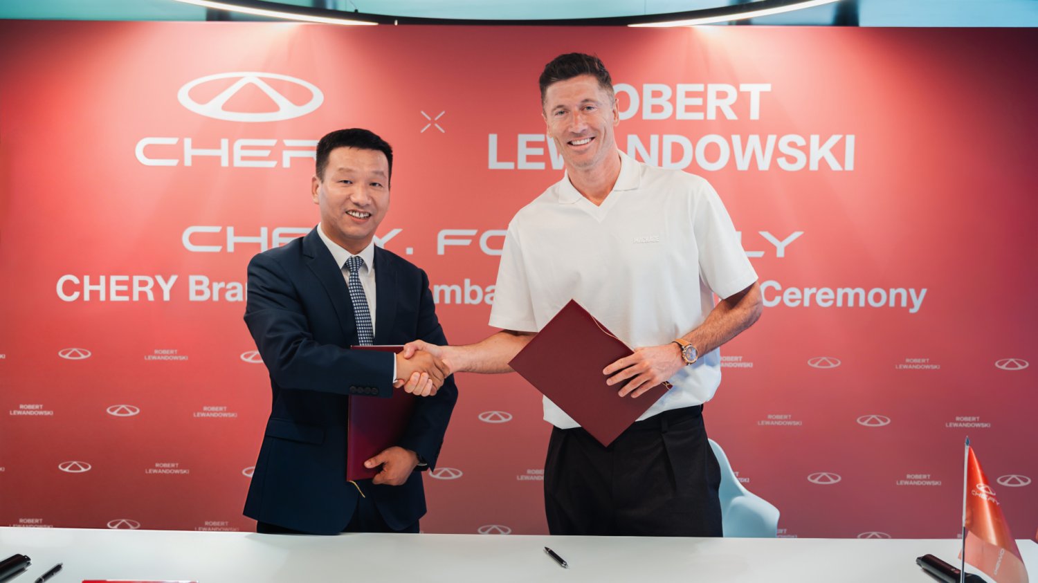 Robert Lewandowski ambasadorem CHERY