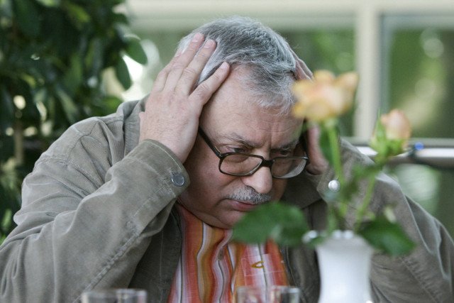 Andrzej Sapkowski uważa, że gra dyskontuje jego sukces, a grają w nią ludzie nieinteligentni.