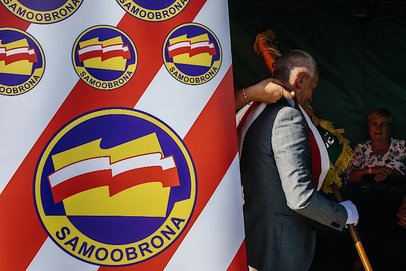 Samoobrona ciepło wypowiada się o polityce Prawa i Sprawiedliwości.