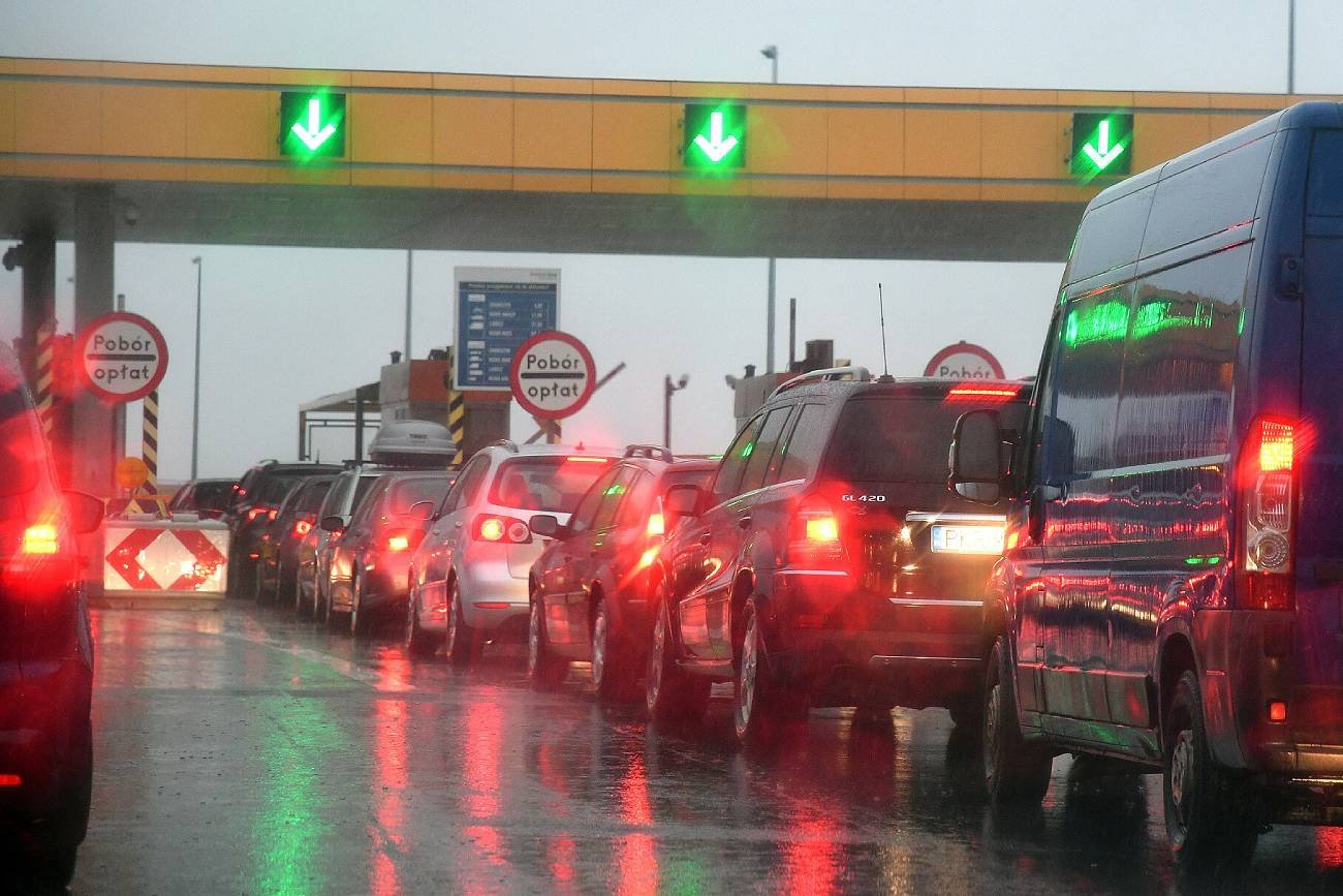 Na rządowych odcinkach autostrad A2 i A4 od grudnia znikną bramki, ale nowy system opłat e-Toll wzbudza obawy kierowców