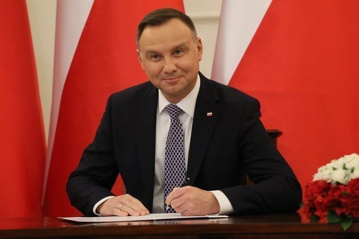 Andrzej Duda podpisał projekt zmiany Konstytucji