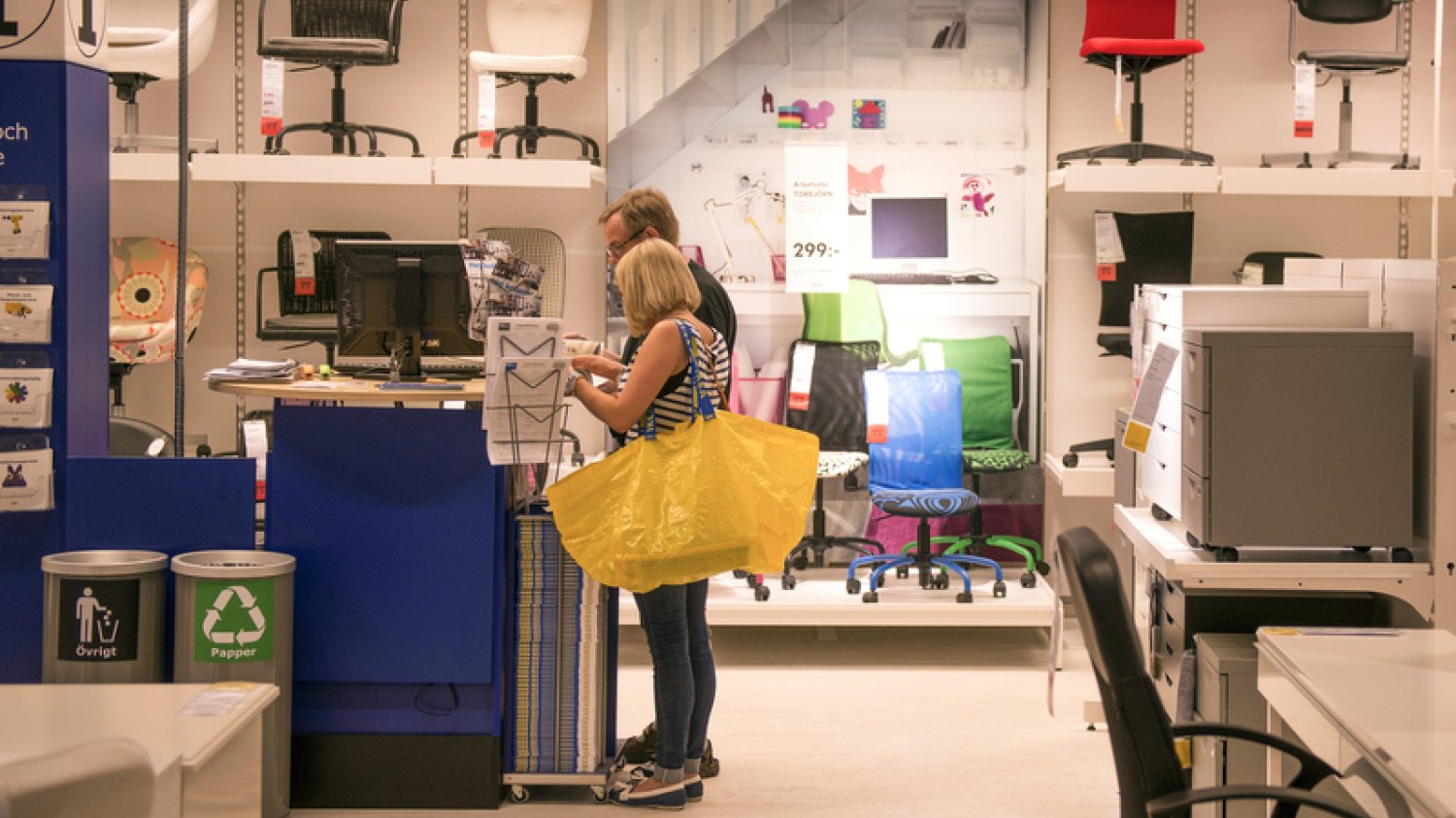 Biorą się za składanie, a później dzwonią po fachowców. Czy składanie mebli z IKEA przerasta klientów?