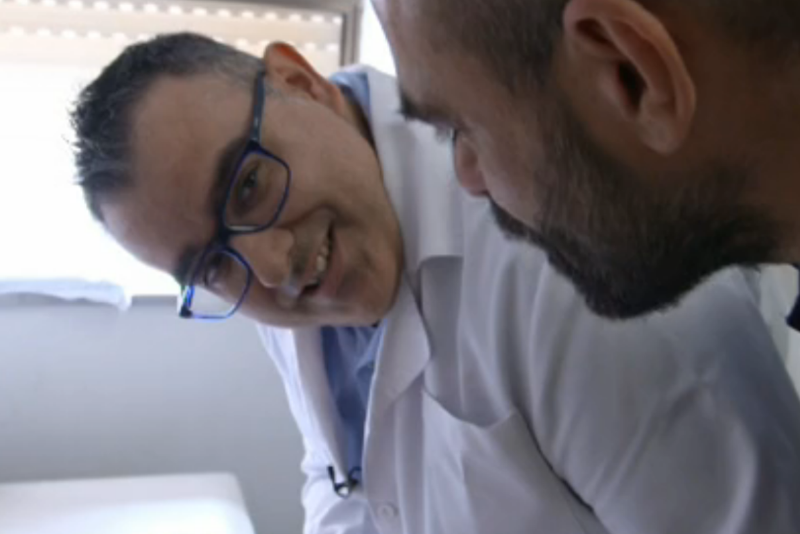 Miguel był zwykłym robotnikiem, postanowił iść na medycynę z powodu choroby córki.