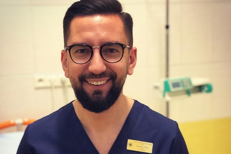 Wojciech Falęcki to wyjątkowy lekarz, który swoją wiedzą chętnie dzieli się na Instagramie