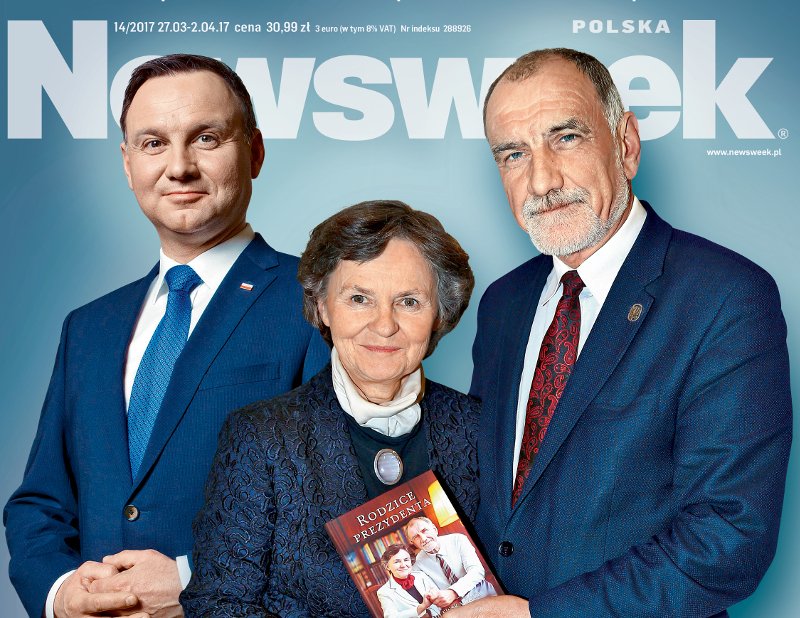 Tekst pt. "Wychowanie i klękanie" autorstwa Renaty Grochal w najnowszym "Newsweek Polska"