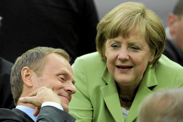 Donald Tusk i Angela Merkel podczas Euro 2012
