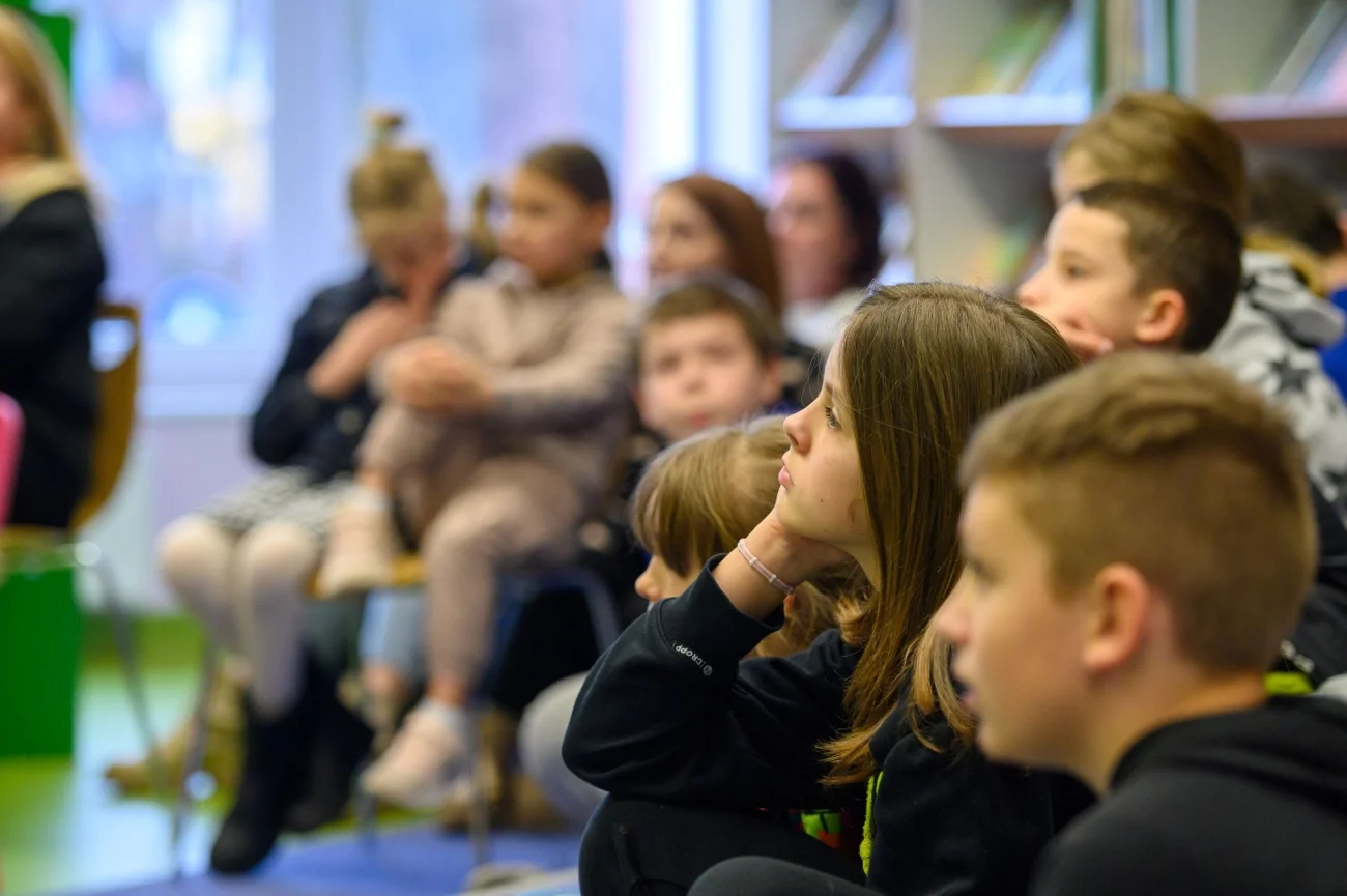 Fikcyjny sklep internetowy "Wszystko po 4 tysiące" to część pierwszej kampanii społecznej Fundacji ERBUD, której celem jest zachęcenie społeczeństwa do wsparcia usamodzielniających się wychowanków domów dziecka.