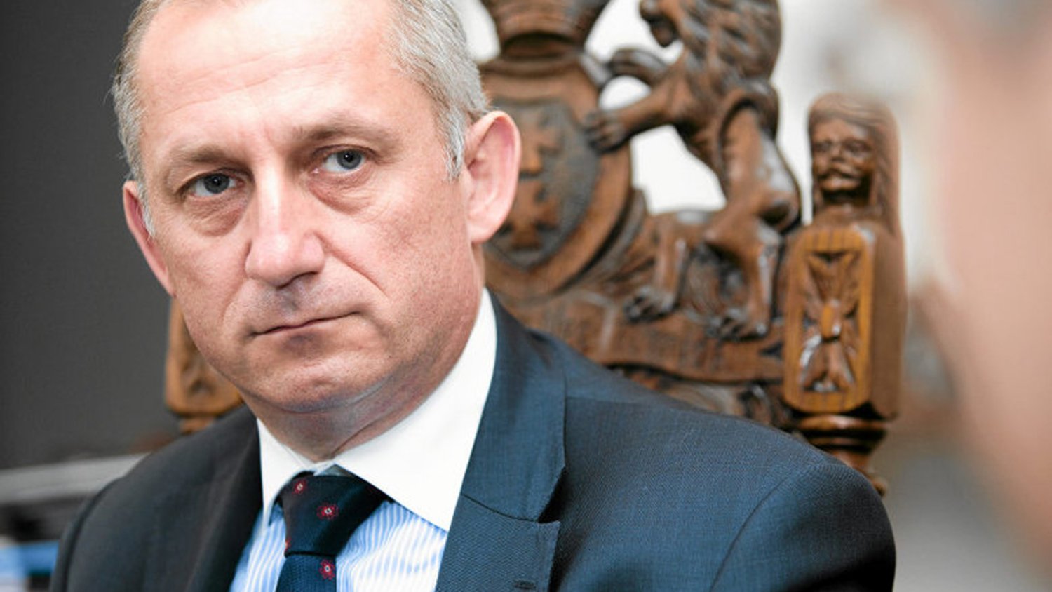 Były wiceminister zdrowia, a dziś szef klubu parlamentarnego PO Sławomir Neumann w rozmowie z naTemat.pl zdradza, że PiS następcy Konstantego Radziwiłła szukało... wśród ludzi PO.