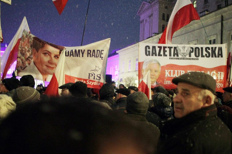 Retoryka na wiecu PiS przypominała czasy komunistycznego reżimu Edwarda Gierka i gen. Wojciecha Jaruzelskiego.