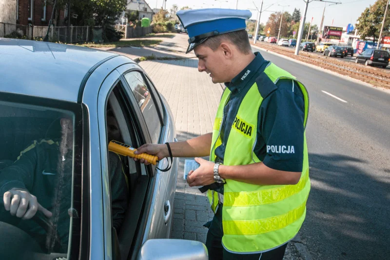 Prawo wyróżnia stan po spożyciu alkoholu oraz stan nietrzeźwości.