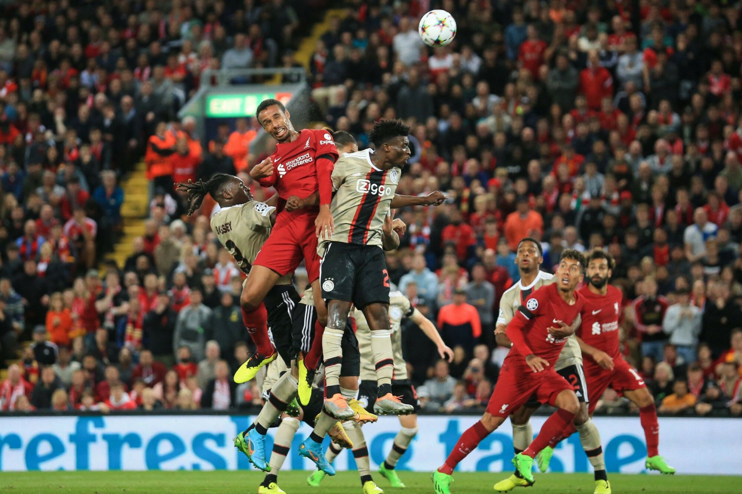 Dramatyczna walka i bezcenny triumf Liverpoolu. Wielka wpadka Tottenhamu, klęska Porto