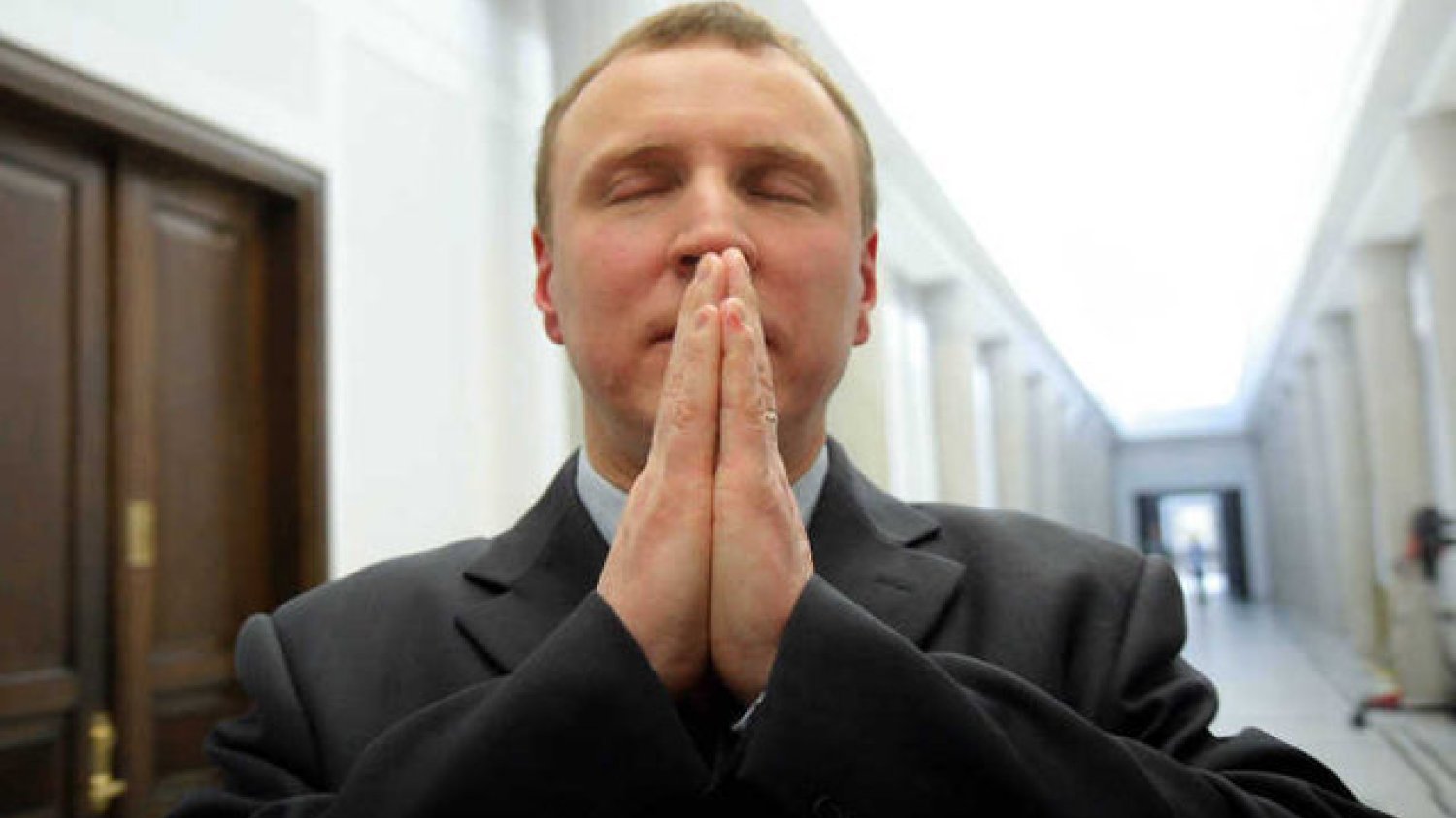 Jacek Kurski nie ma powodów do radości, nie dość, że kurczy się budżet TVP to jeszcze według badań telewizja publiczna ma coraz mniejszą wiarygodność.