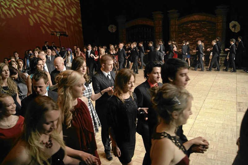 Nasza czytelniczka przekonuje, że są ważniejsze problemy niż polonez na studniówce.