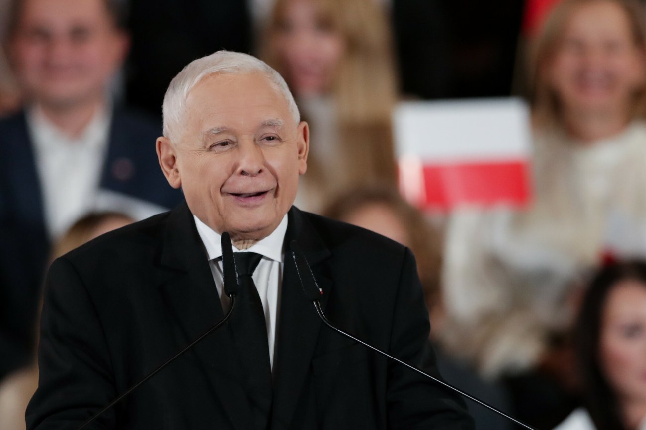 Jarosław Kaczyński na konwencji PiS. Karol Nawrocki może nie dotrwać wyborów. Pojawiły się głosy, że PiS może zmienić kandydata.