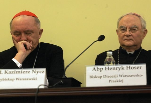 Dwaj biskupi, dwa podejścia do piątkowego grillowania.