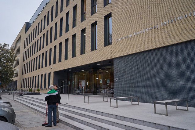 Na Uniwersytecie Medycznym we Wrocławiu władze uczelni nakazały ścisłą kontrolę tego, co w laboratoriach robią studenci obcokrajowcy.