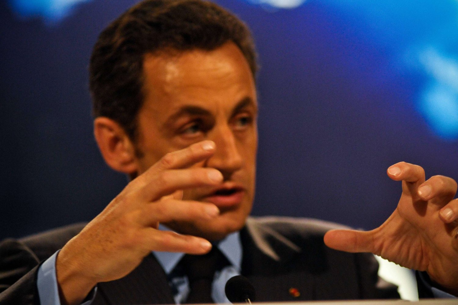 Czy prezydent Francji stosuje polityczną cenzurę?