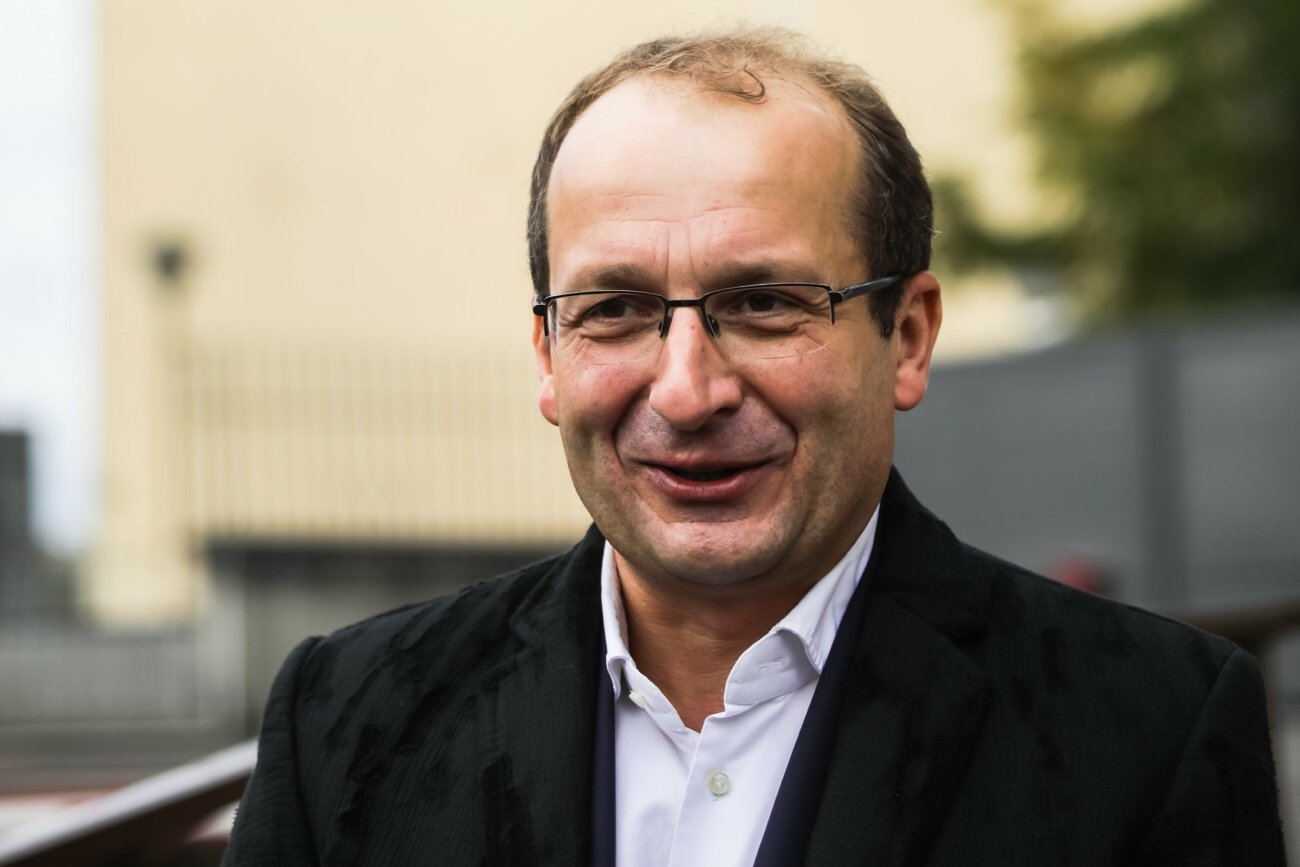 Robert Górski obiecał, że sparodiuje Hołownię. "Teraz próbuje w tym cyrku"