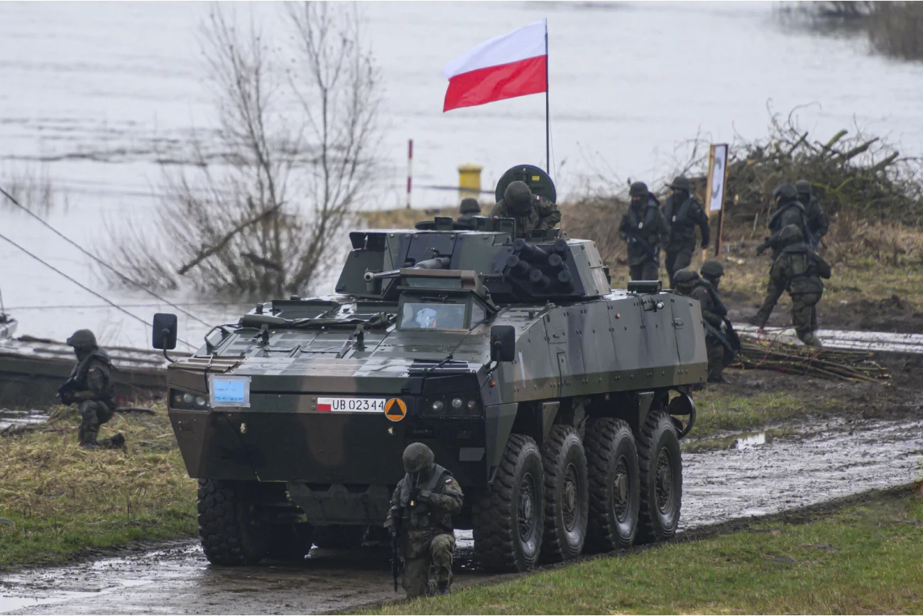 Wojna w Polsce. Co piąty Polak uciekłby z kraju, na front chce iść co dziesiąty
