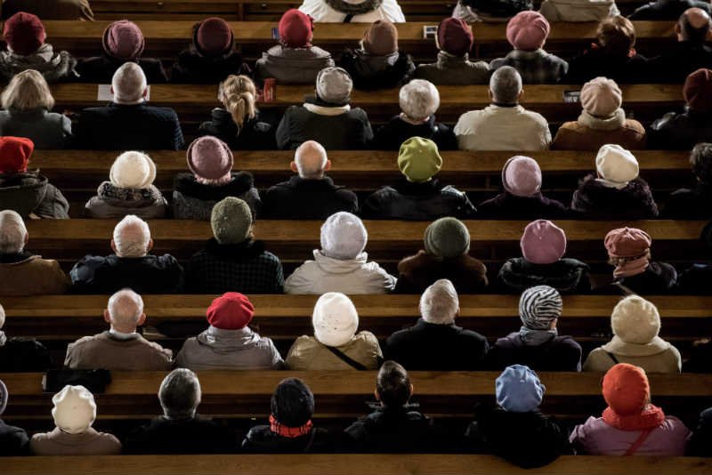 Futrzane płaszcze stały się dla PiS takim symbolem, jak moherowe berety dla PO.