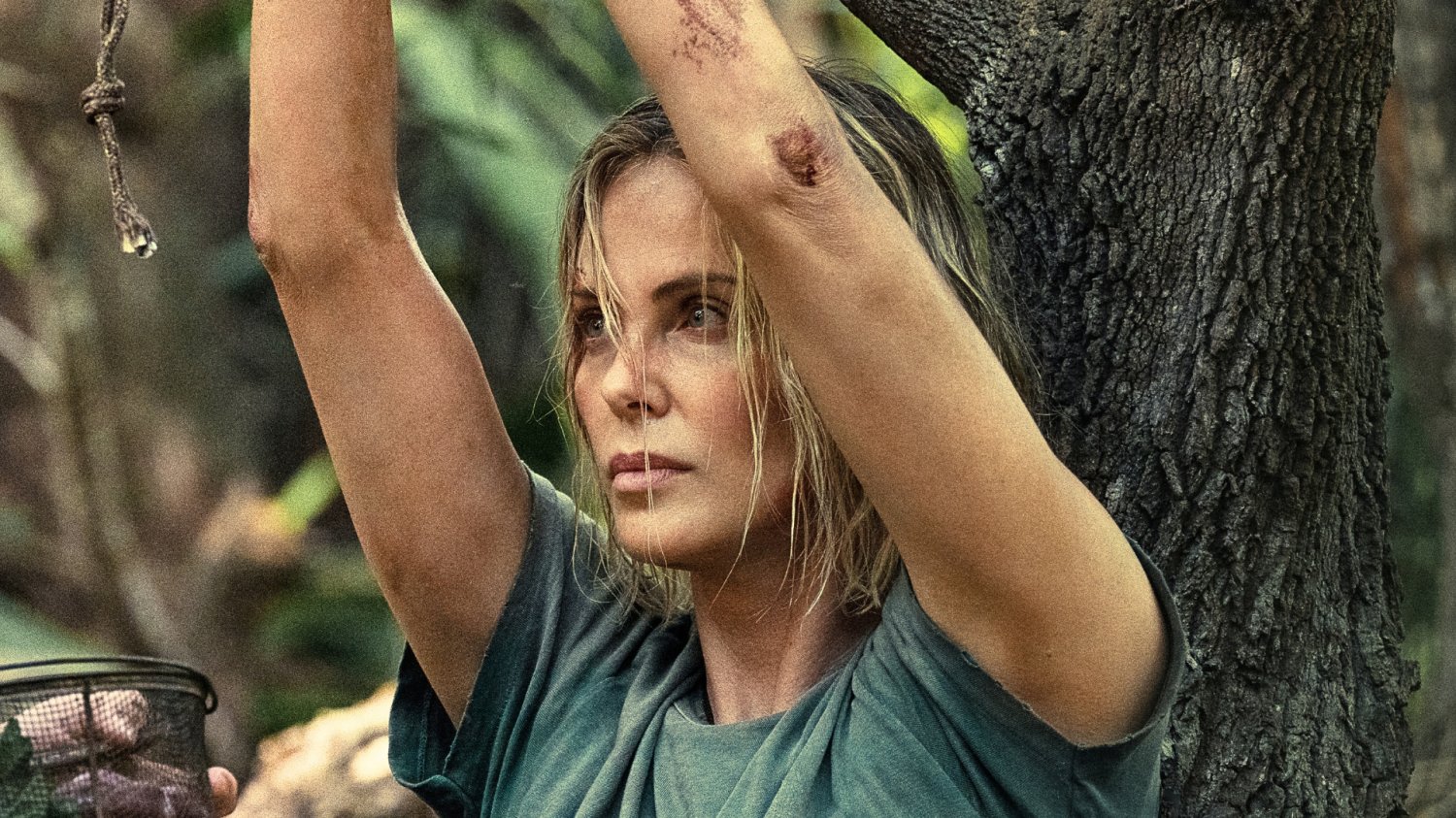 Charlize Theron niczym Tom Cruise. W "jedynce" Netflixa robi szalone rzeczy Charlize Theron w filmie "Alfa"