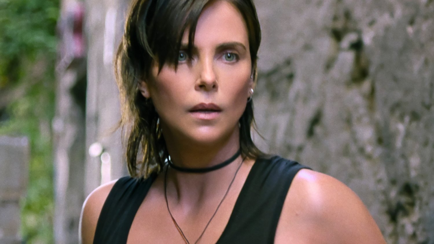 Polacy wybrali nową jedynkę na Netfliksie. Pochłaniają ten hit z Charlize Theron o superbohaterach "The Old Guard 2" numerem 1 na Netflix. O czym jest film z Charlize Theron?