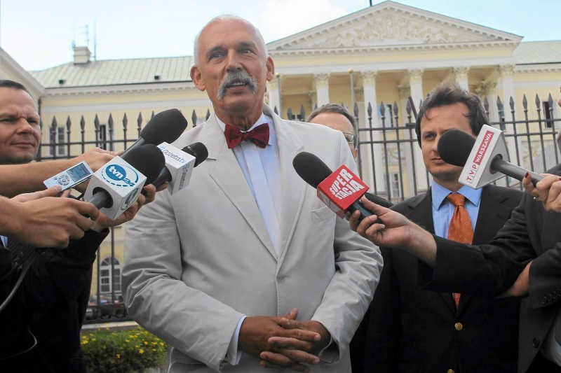 Janusz Korwin-Mikke na listy wyborcze wciągnął znaczną część rodziny.