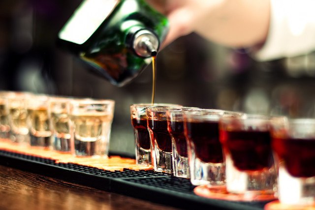 Urzędnicy chcą pozwolić na handel alkoholem w sieci