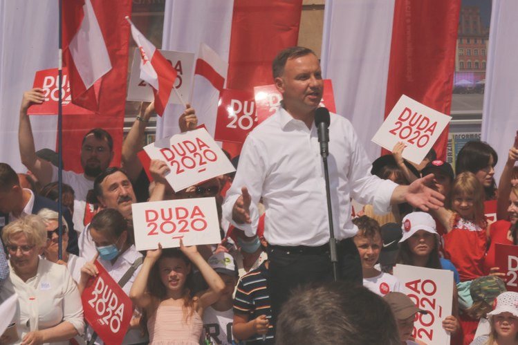 Na wiecu Andrzeja Dudy były dwie osoby z koronawirusem.