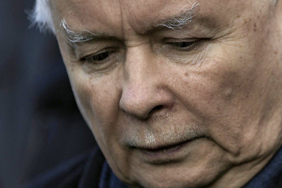 Sytuacja wydaje się podobna do 2007 roku - piszą o Prawie i Sprawiedliwości dziennikarze.