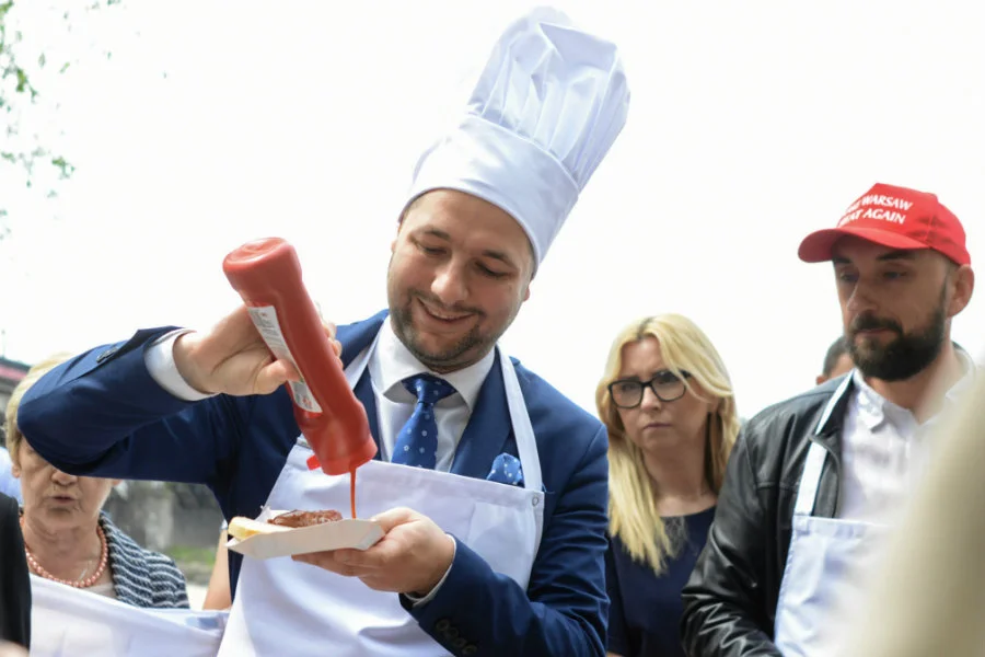 Patryk Jaki powinien zrezygnować z funkcji szefa komisji ds. reprywatyzacji - wynika z sondażu IBRiS dla "Rzeczpospolitej".