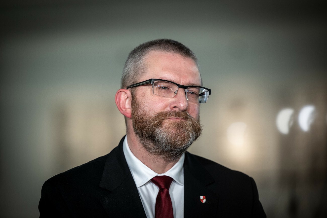 Grzegorz Braun dba o prywatność żony, Aleksandry Gruziel.