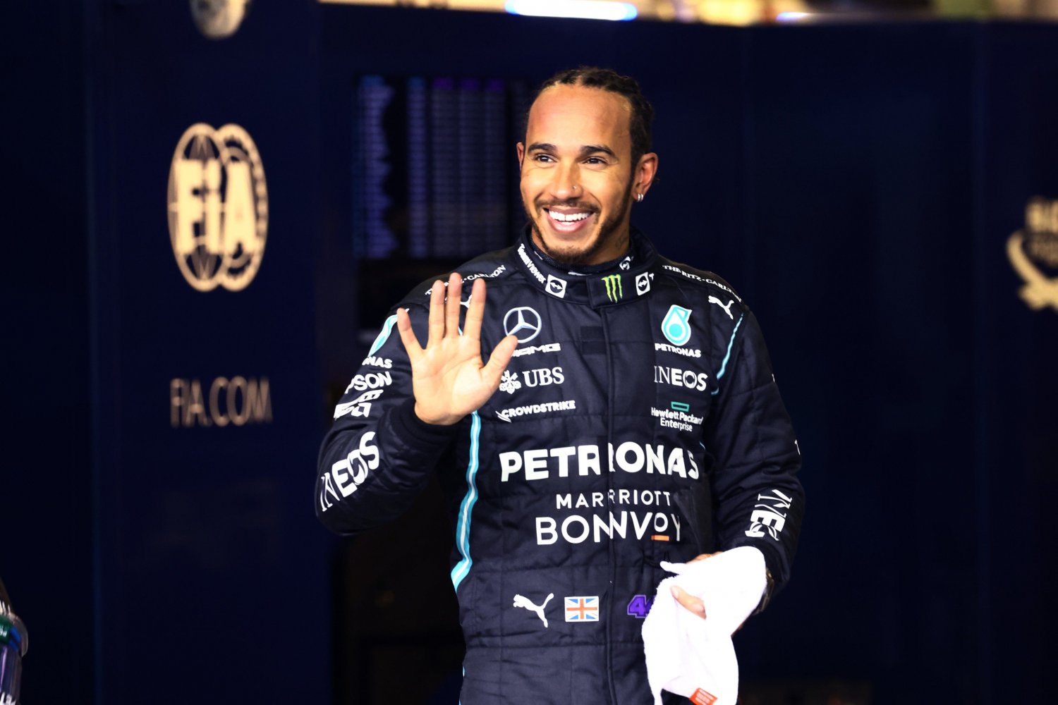 Lewis Hamilton jest załamany po porażce na finiszu sezonu z Maksem Verstappenem