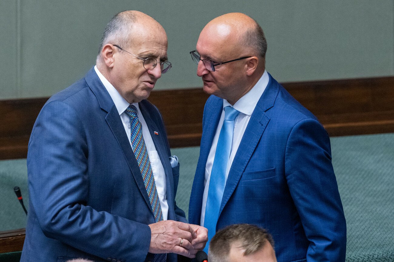 Aż 48,6 proc. badanych uważa, że afera wizowa to wina Prawa i Sprawiedliwości