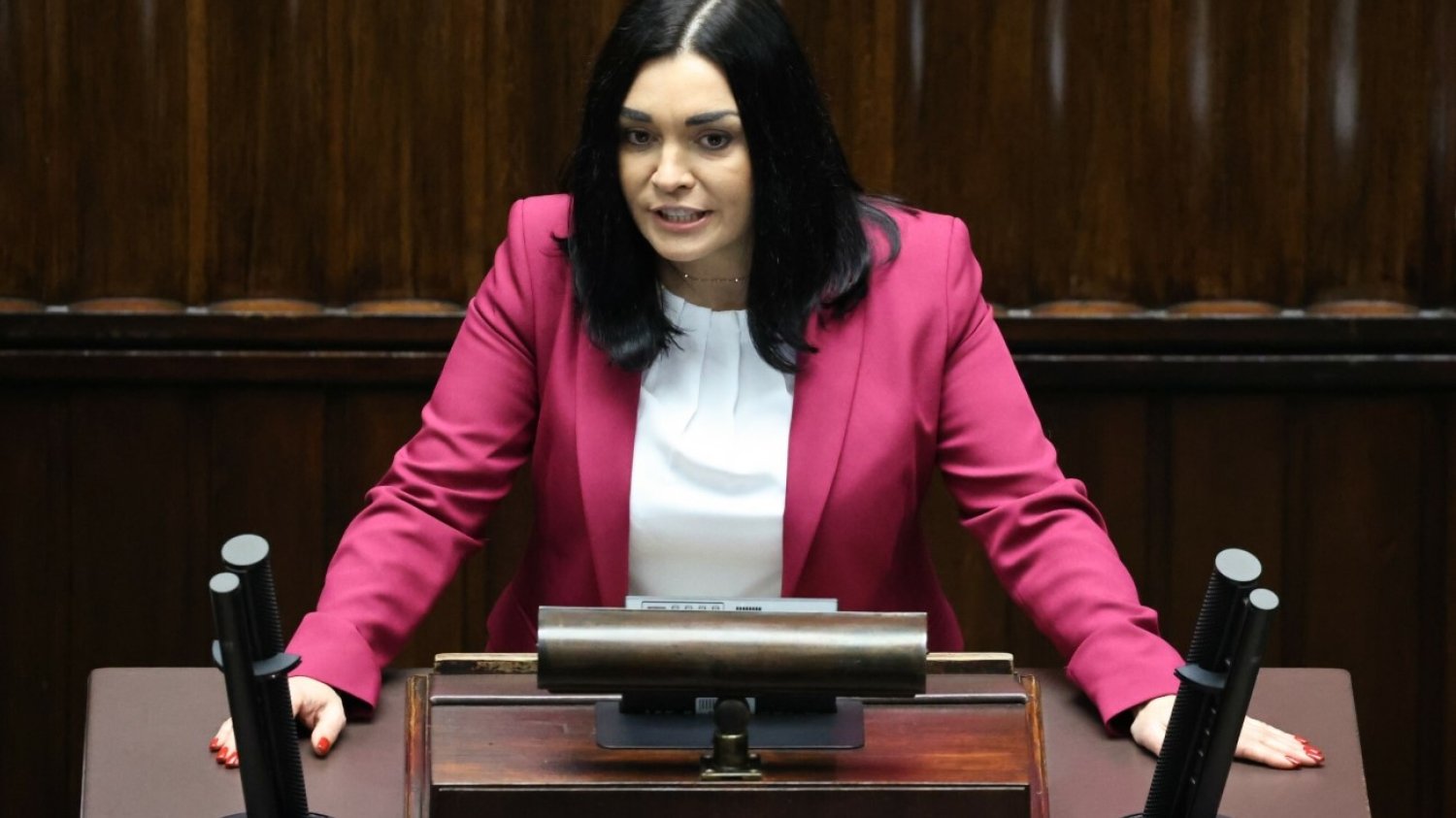 Prezes Magdalena Sroka, posłanka partii Porozumienie.