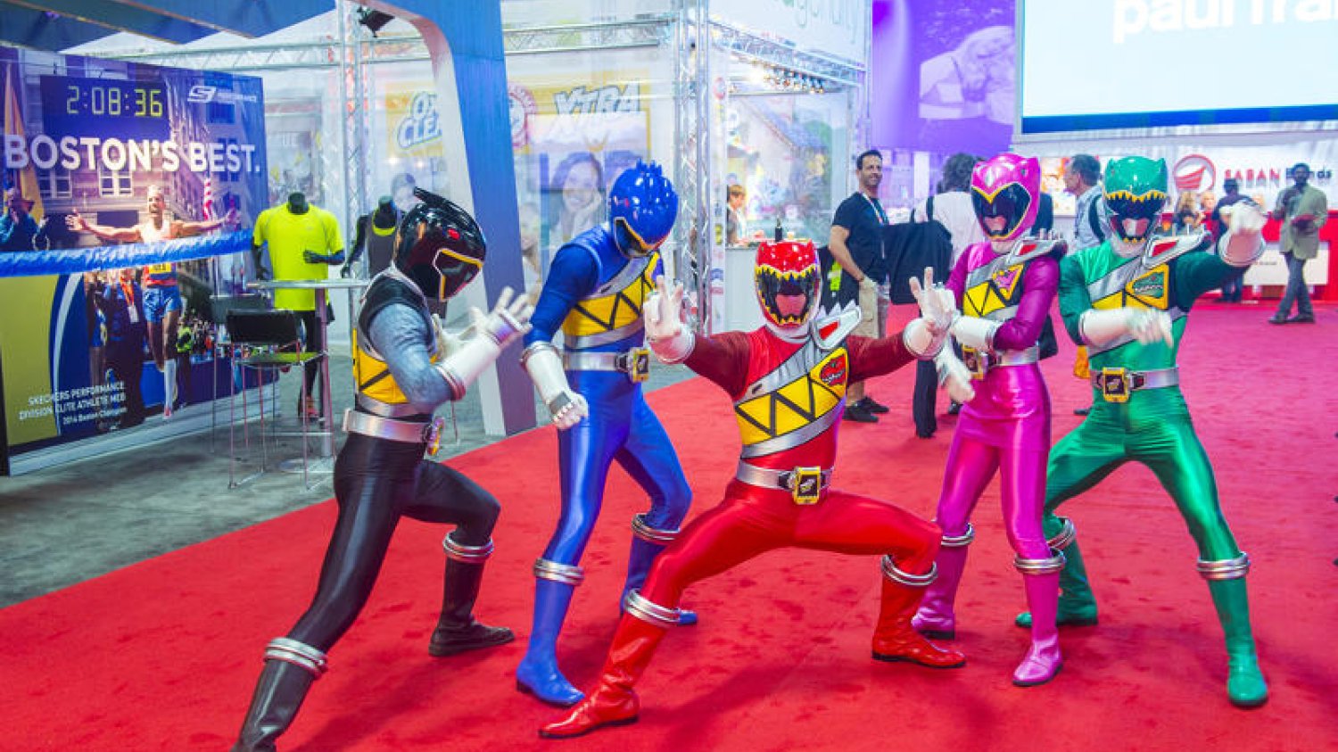 Nowe kombinezony Power Rangersów różnią się od tych z lat 90.