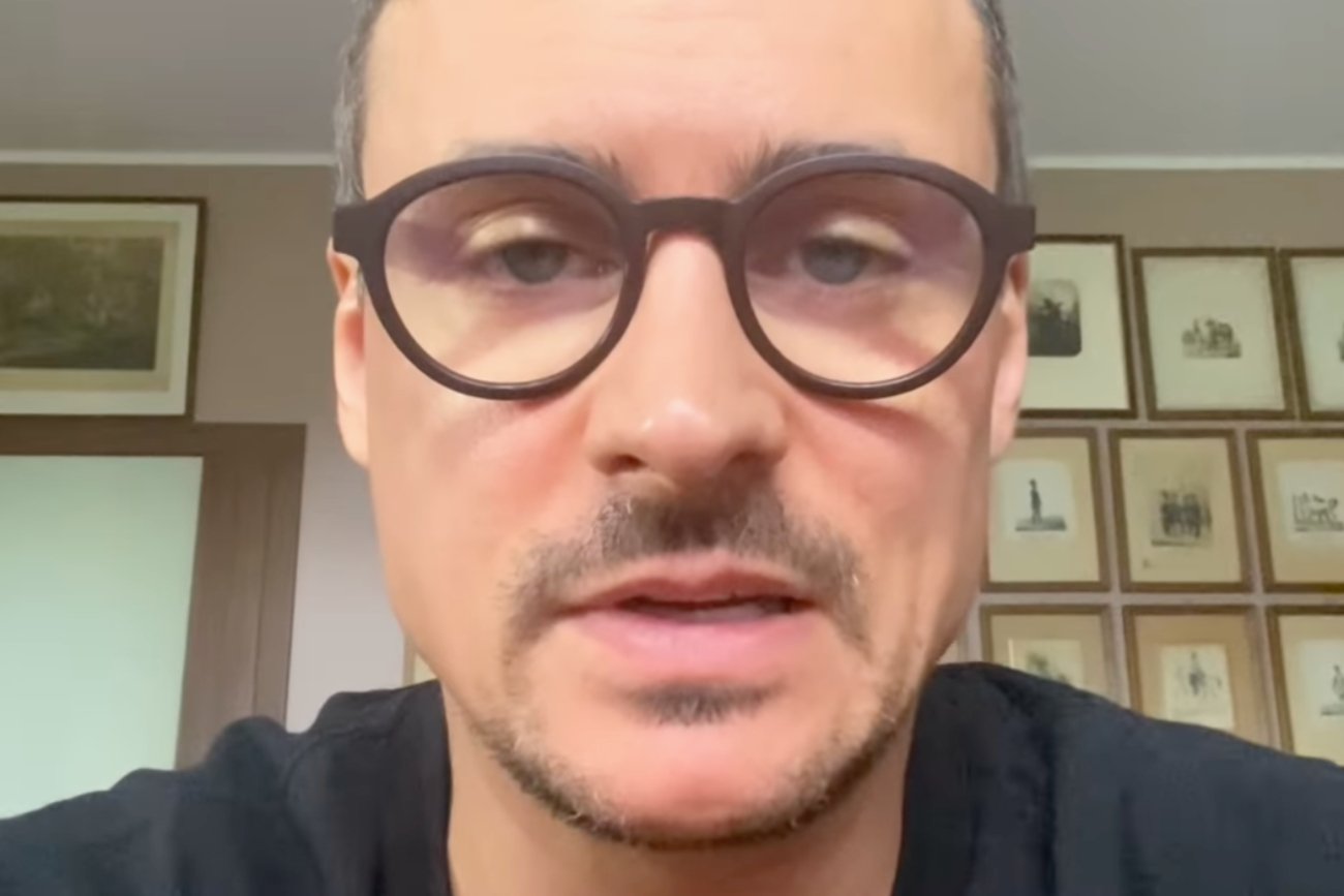 Mateusz Damięcki uderza w rząd. Nawiązał do wolnych wyborów