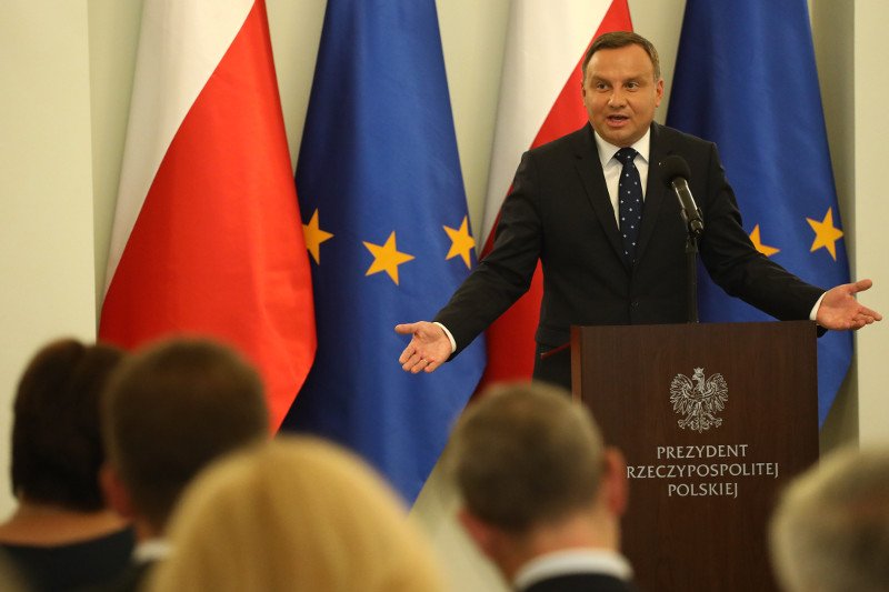 Byli ambasadorowie apelują do prezydenta Andrzeja Dudy o weto do nowelizacji ustawy o IPN.