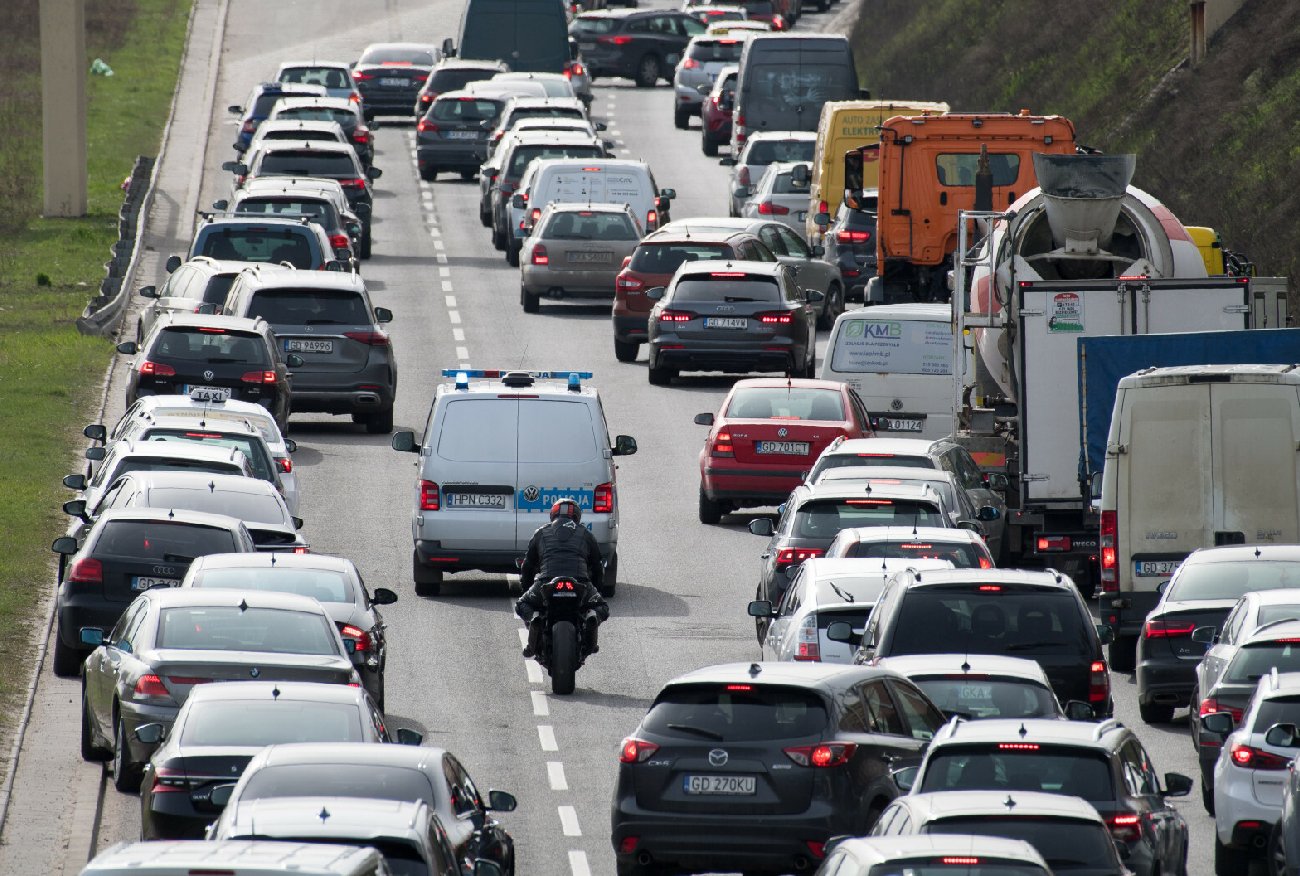Niemcy. Wielki korek na granicy z z Polską. Auta ciągną się przez aż 25 km.