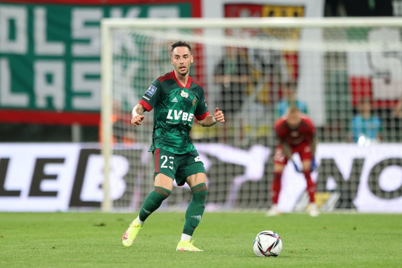 Piłkarze Śląska Wrocław remisując w Radomiu przedłużyli swoją serię meczów bez porażki do jedenastu.